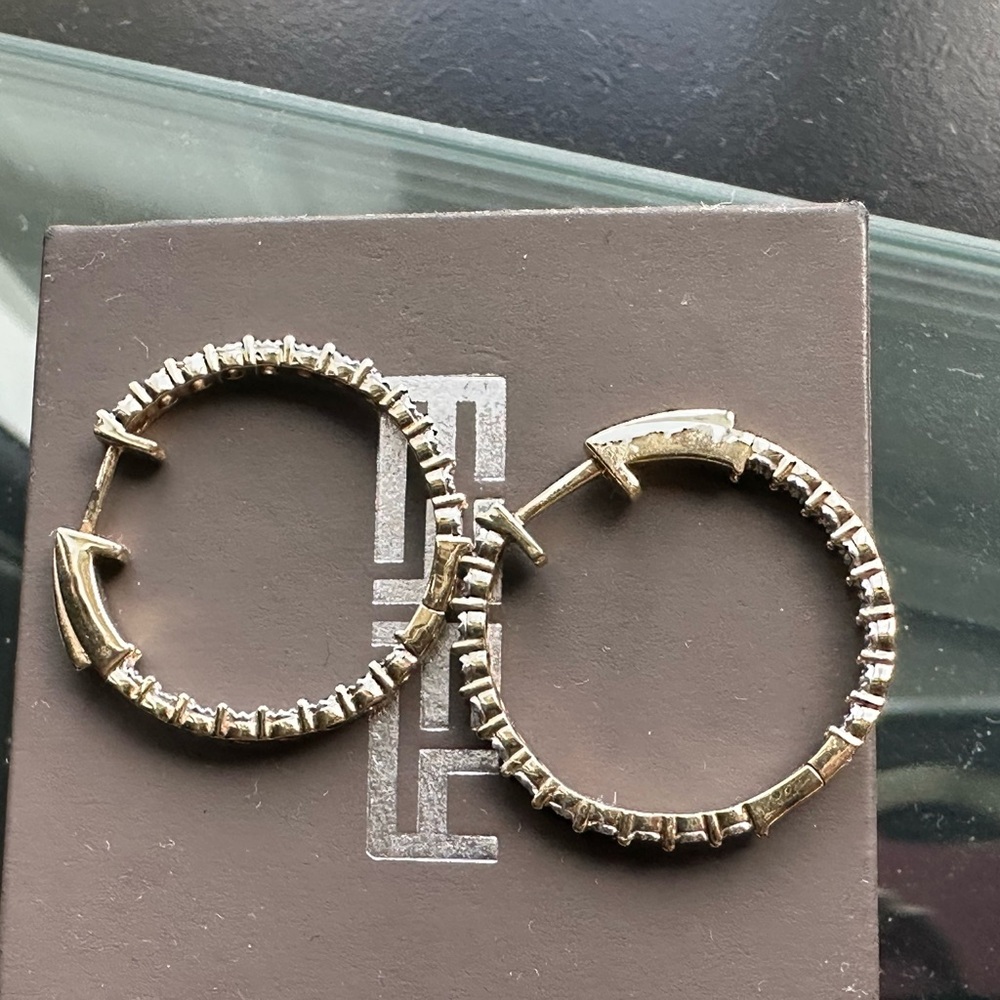 Elegant Gold Hoop Earrings